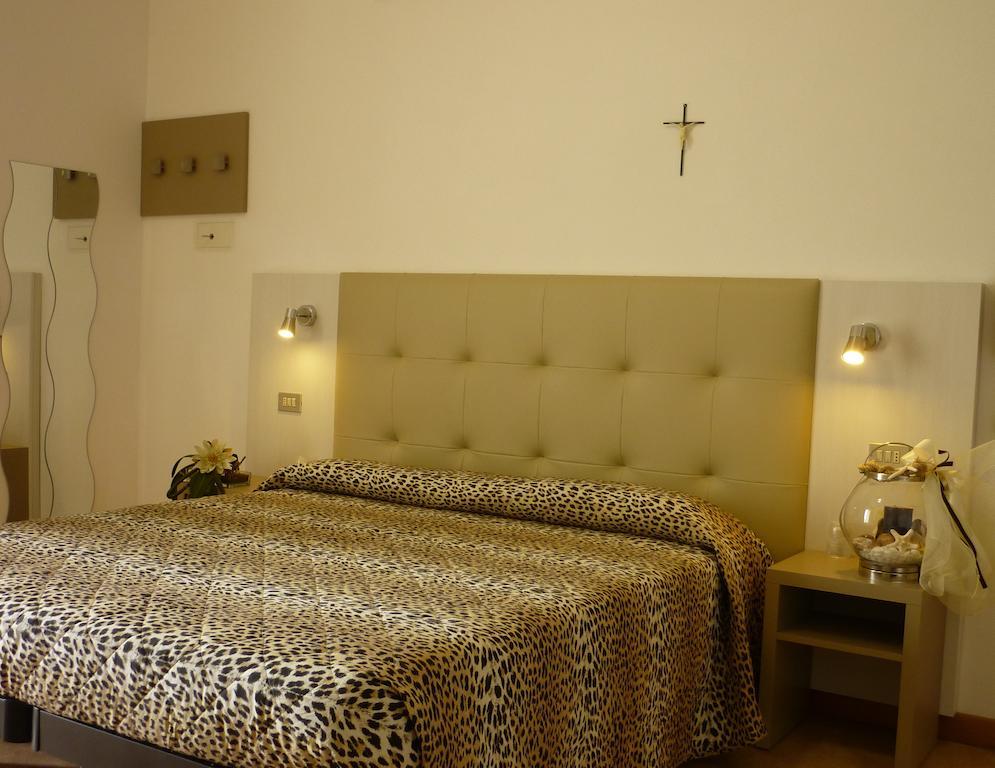Hotel Solemare Чезенатіко Номер фото