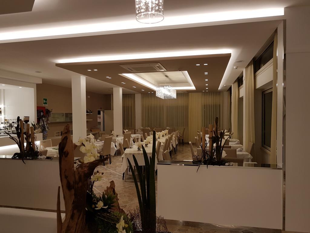 Hotel Solemare Чезенатіко Екстер'єр фото